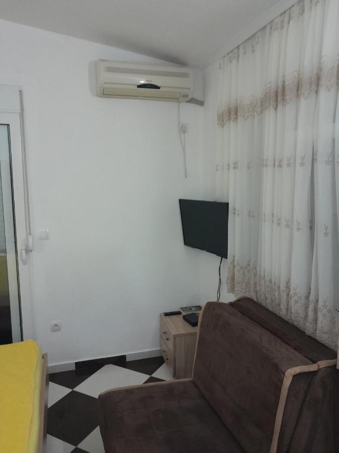 Apartments Neda Sutomore Extérieur photo