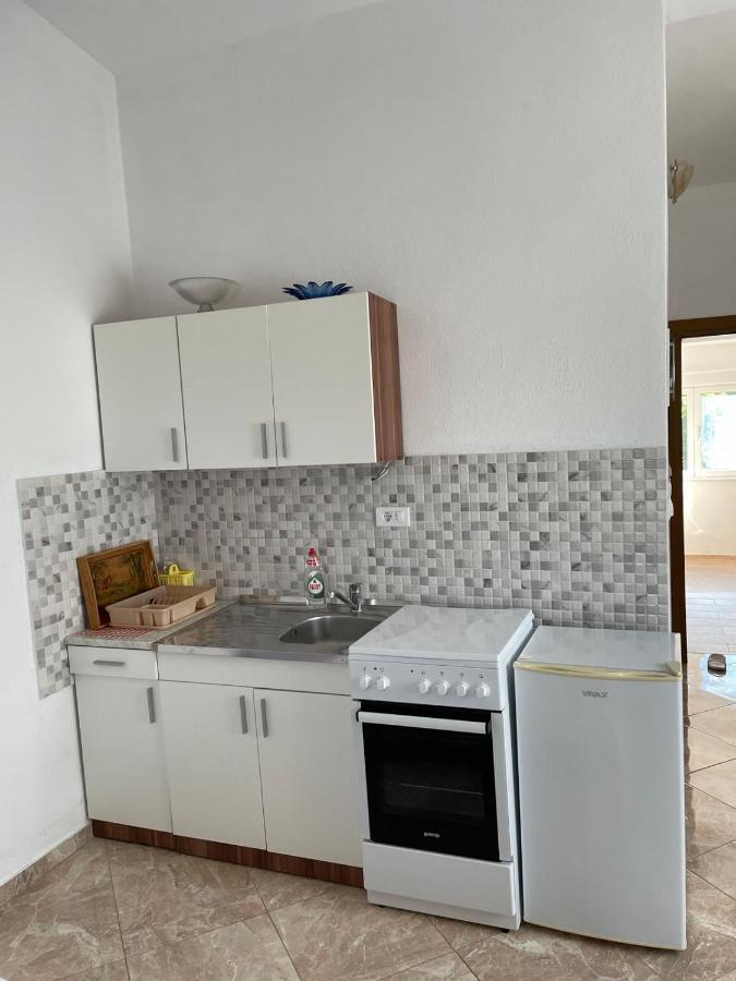 Apartments Neda Sutomore Extérieur photo